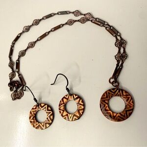 Gorgeous copper necklace & drop earrings set